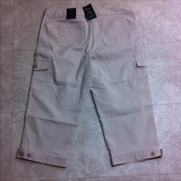 𝅺🆕 IZOD Stretch Tan Striped Capris 14 - Picture 3 of 4